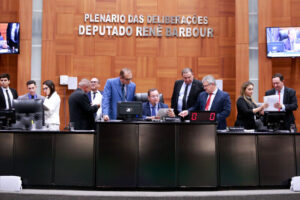 Leia mais sobre o artigo ALMT debate os cinco primeiros meses de aplicação da lei do Transporte Zero