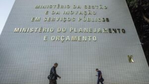 Leia mais sobre o artigo Corte do governo é insuficiente para atingir meta fiscal zero em 2024, diz analista