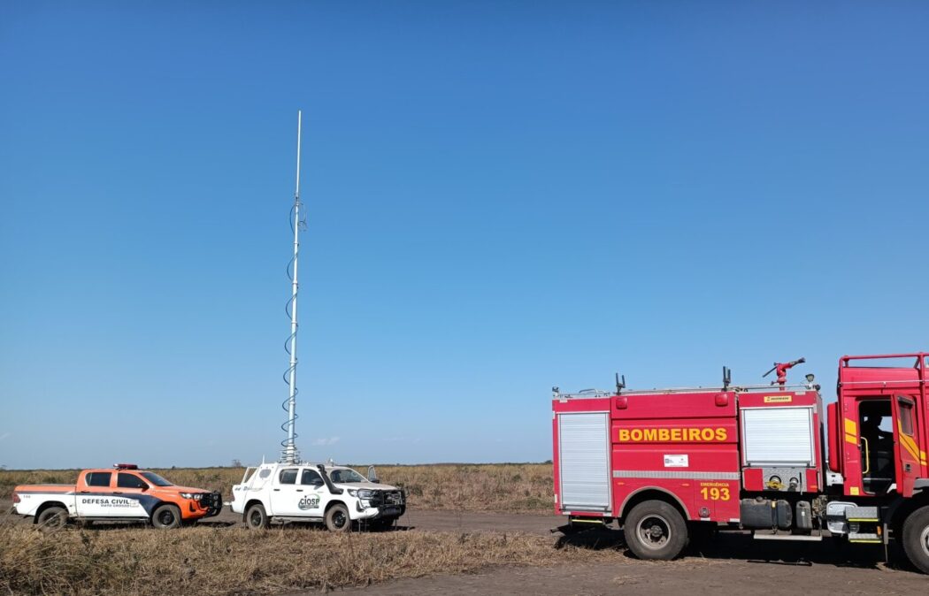 No momento, você está visualizando Estação móvel de rádio digital reforça comunicação na operação de combate ao fogo no Pantanal