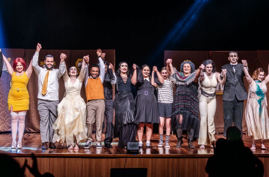 No momento, você está visualizando Grupo de teatro musical On Broadway Cuiabá celebra 10 anos em espetáculo inédito