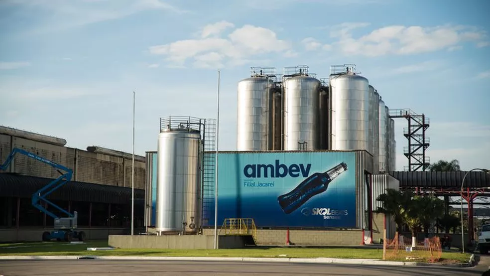 No momento, você está visualizando Ambev abre programa de trainee nacional e estágio em 27 cidades do país