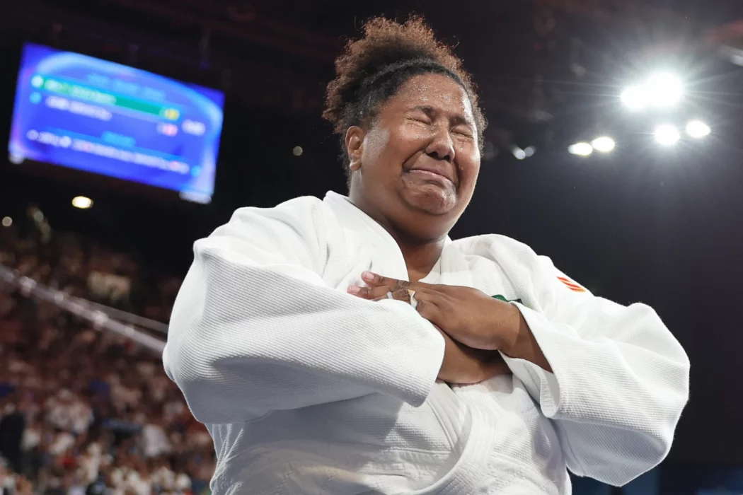 No momento, você está visualizando OLIMPÍADAS: Beatriz Souza conquista medalha de ouro no judô