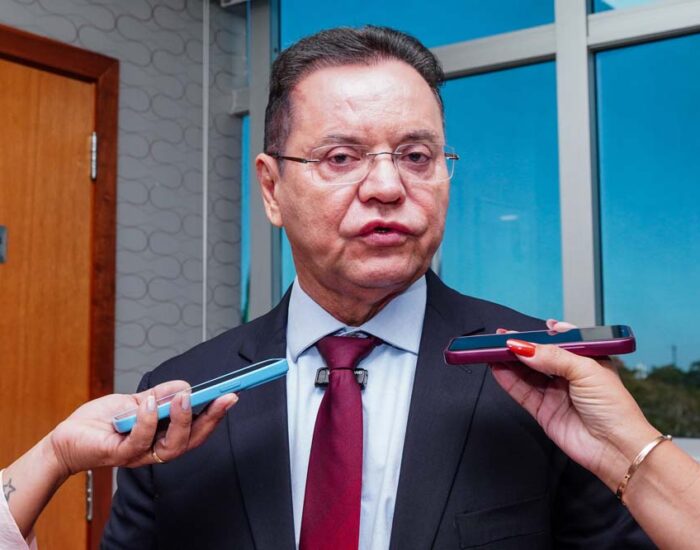 No momento, você está visualizando Botelho intensifica campanha e Janaina assume presidência da ALMT