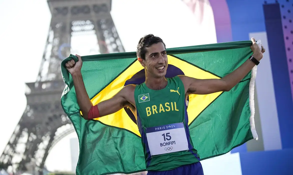 No momento, você está visualizando Caio Bonfim fatura prata inédita para o Brasil na marcha atlética