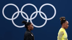 Leia mais sobre o artigo Em disputa forte com Biles, Rebeca Andrade ganha a prata no individual geral em Paris