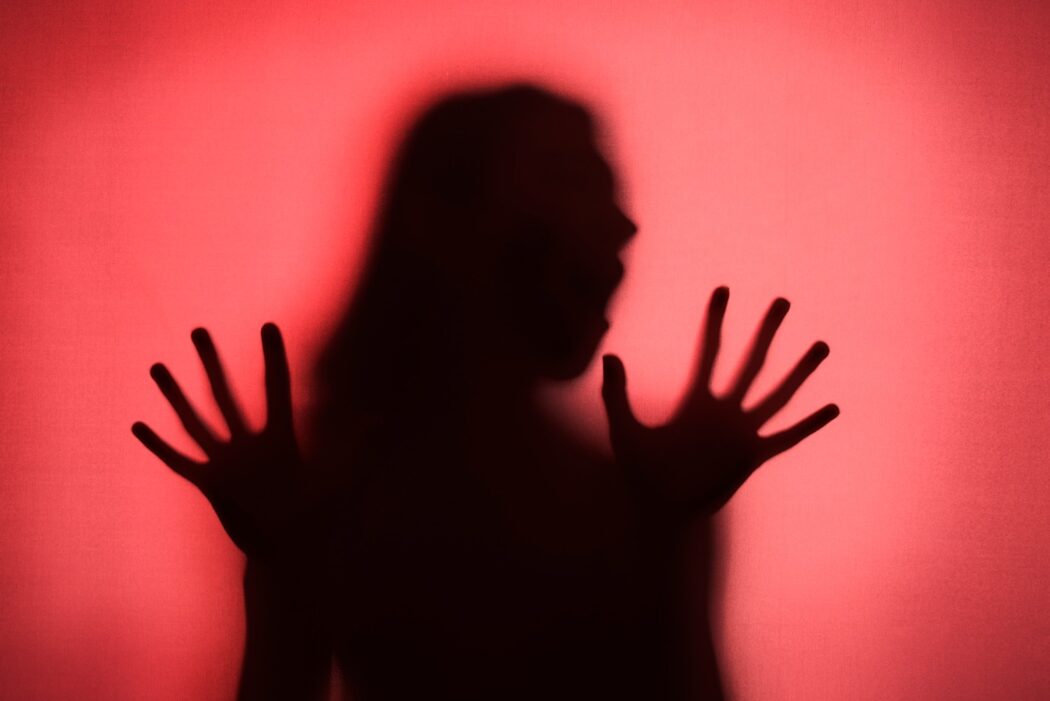 No momento, você está visualizando Mostra fotográfica que retrata os casos de feminicídio nos últimos anos em Cuiabá é aberta