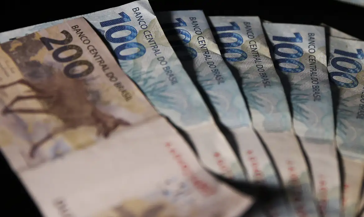 No momento, você está visualizando Setor público tem déficit primário de R$ 21,2 bilhões em julho