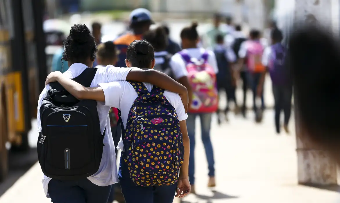 No momento, você está visualizando Brasil discute estratégias para melhorar educação para a adolescência