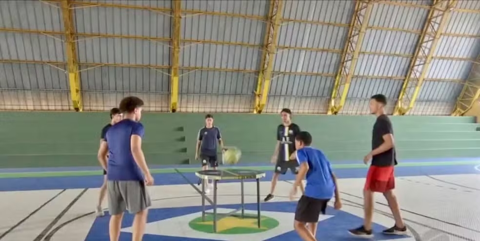 No momento, você está visualizando Estudantes de Várzea Grande participam do Nacional de Foot Table