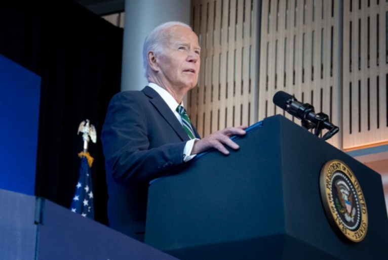 No momento, você está visualizando Biden discute apoio a ataque às instalações petrolíferas iranianas