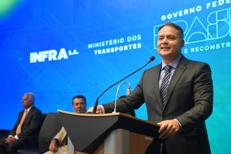 No momento, você está visualizando BR-163: Ministros discutem obras de infraestrutura em Mato Grosso