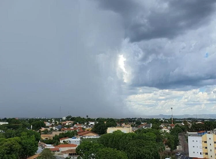 No momento, você está visualizando Final de outubro promete pancadas de chuva e máxima de 35°C em MT