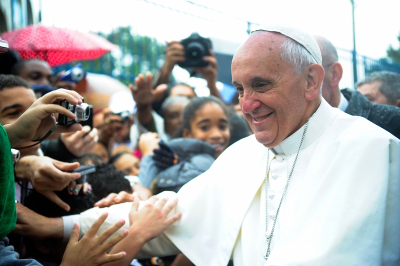 No momento, você está visualizando Papa Francisco canoniza padre por milagre no Brasil