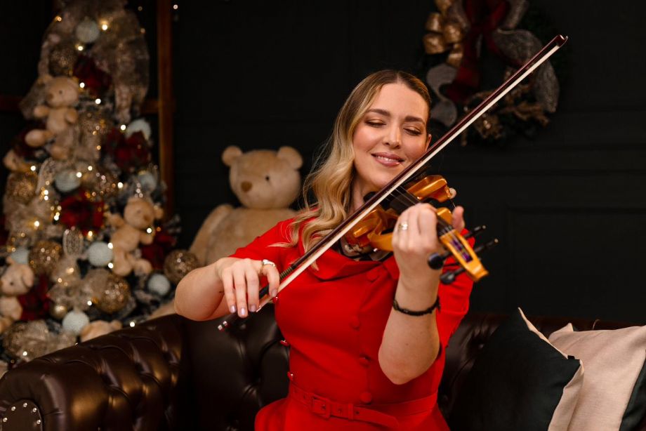 No momento, você está visualizando Violinista mato-grossense lança experiência multissensorial neste Natal