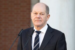 Leia mais sobre o artigo Chanceler Olaf Scholz perde voto de confiança na Alemanha