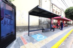Leia mais sobre o artigo Cuiabá implanta totens que ‘conversam’ com mulheres sozinhas em pontos de ônibus
