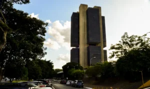 Leia mais sobre o artigo Mercado eleva previsão do PIB para 3,39% em 2024