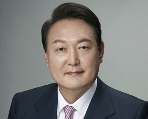 Leia mais sobre o artigo Presidente sul-coreano enfrenta impeachment após declarar lei marcial