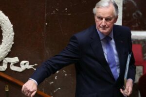 Leia mais sobre o artigo Primeiro-ministro da França apresenta renúncia a Emmanuel Macron