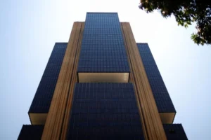 Leia mais sobre o artigo Mercado financeiro passa a ver Selic em 12,25% em 2026