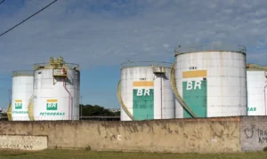 Leia mais sobre o artigo Petrobras reajusta preço do diesel em R$ 0,22 às distribuidoras