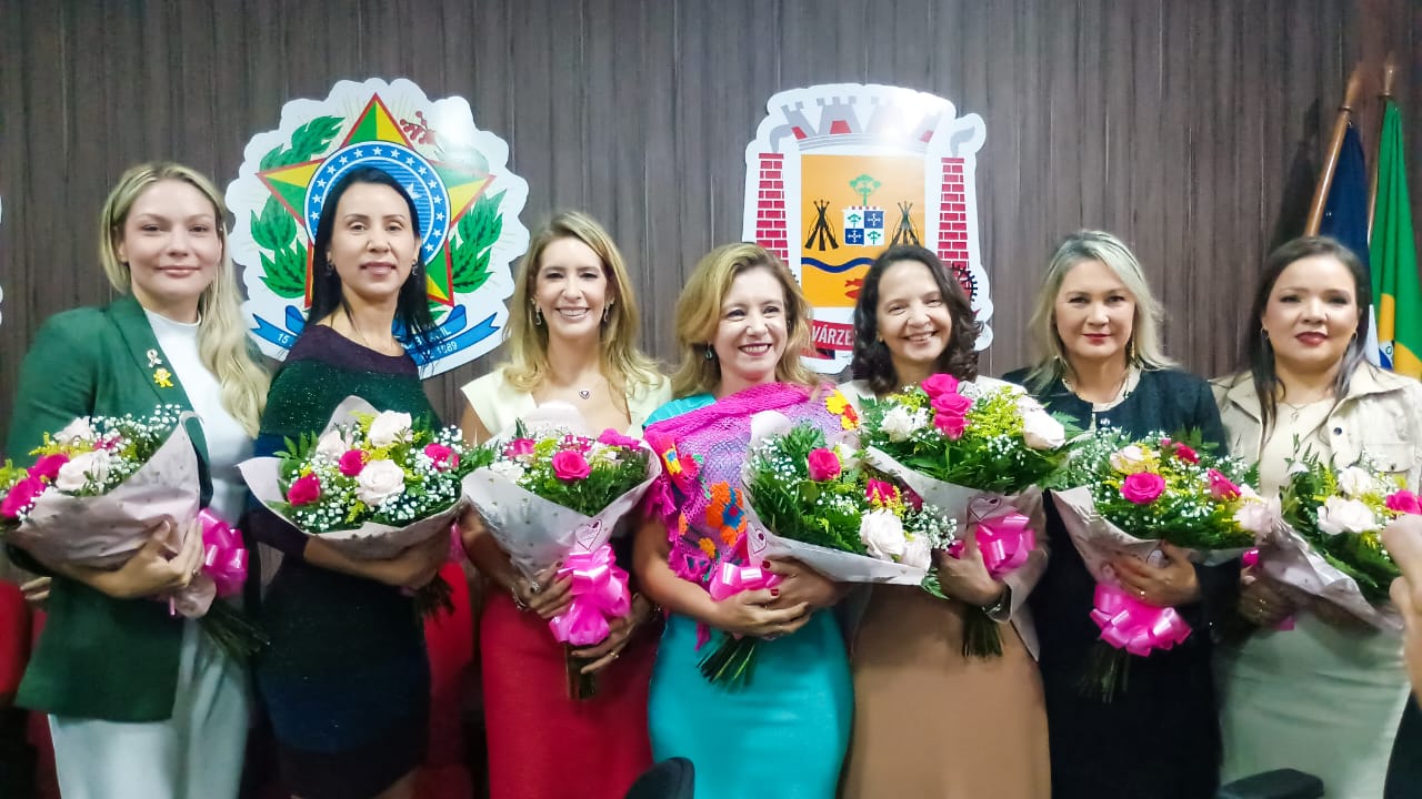 No momento, você está visualizando Flávia Moretti destaca luta feminina e anuncia políticas públicas