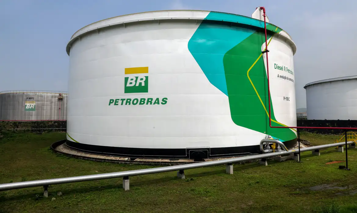 No momento, você está visualizando Petrobras anuncia nova redução no preço do diesel em R$ 0,12 por litro