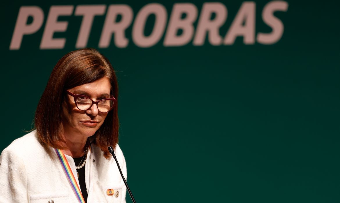 No momento, você está visualizando Petrobras reduz preço do diesel em R$ 0,17 a partir de 1º de abril