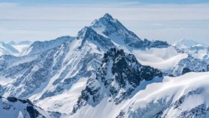 Leia mais sobre o artigo Geleira colapsa nos Alpes e soterra vila na Suíça; veja