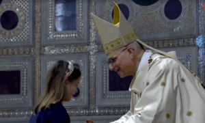 Leia mais sobre o artigo Leão XIV toma posse da Catedral do Papa