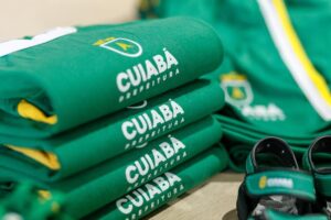 Leia mais sobre o artigo Prefeitura de Cuiabá realiza entrega de uniformes aos estudantes