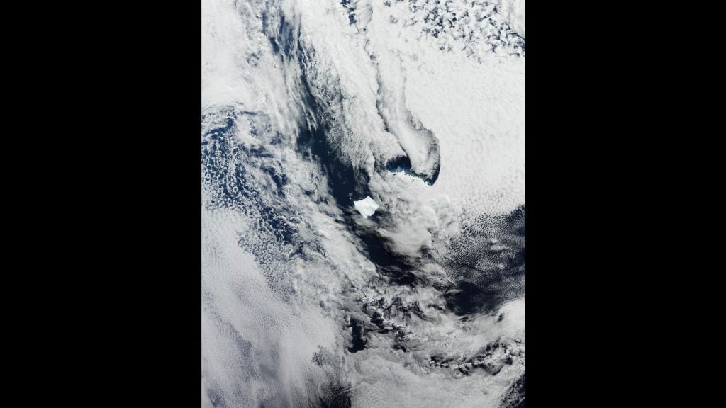 No momento, você está visualizando Satélite flagra maior iceberg do mundo encalhado perto de ilha