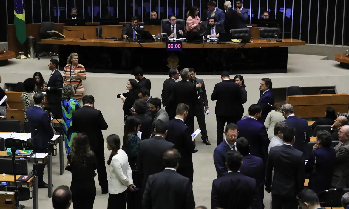 No momento, você está visualizando Governo ainda avalia se vai ao Supremo por IOF, diz AGU