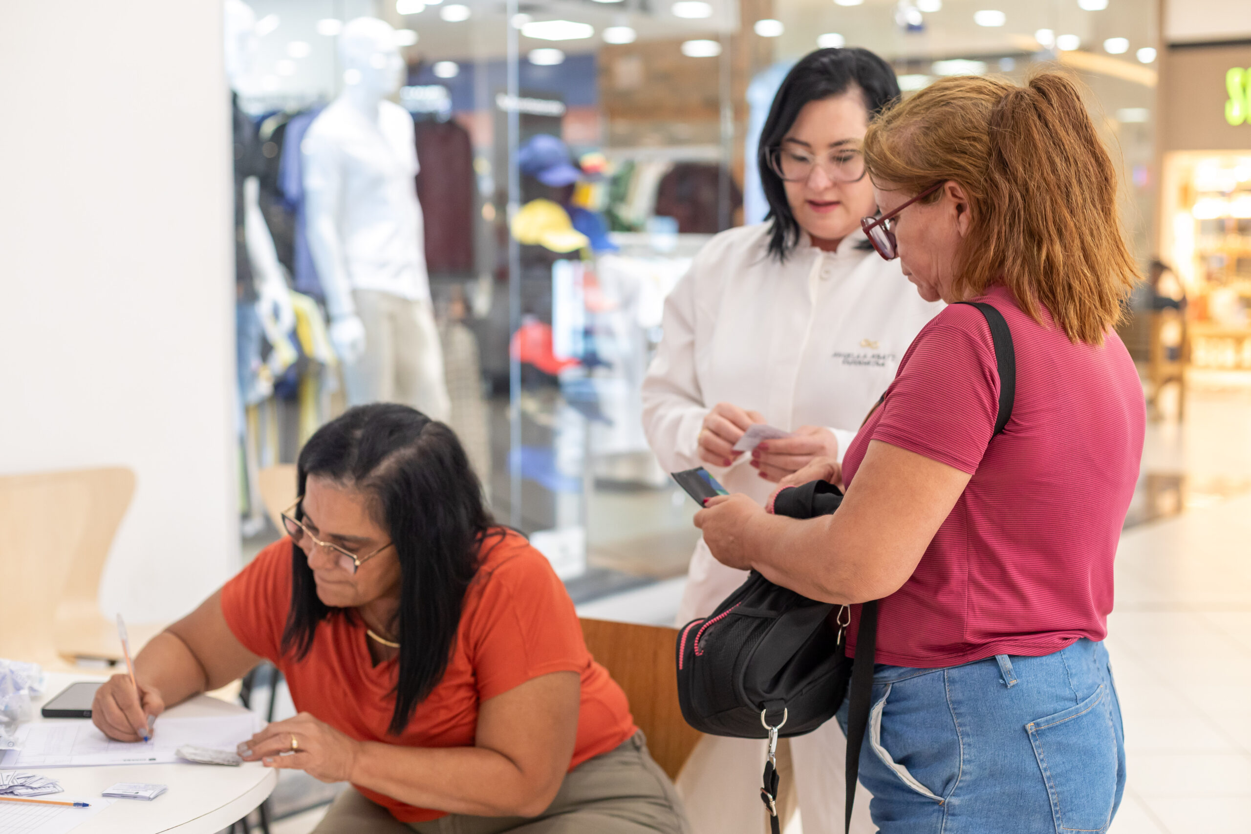 No momento, você está visualizando Último dia da vacinação contra gripe em shoppings de Cuiabá ocorre neste sábado