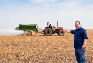 Leia mais sobre o artigo Agricultor mato-grossense é a força que move nosso Estado, diz Max Russi
