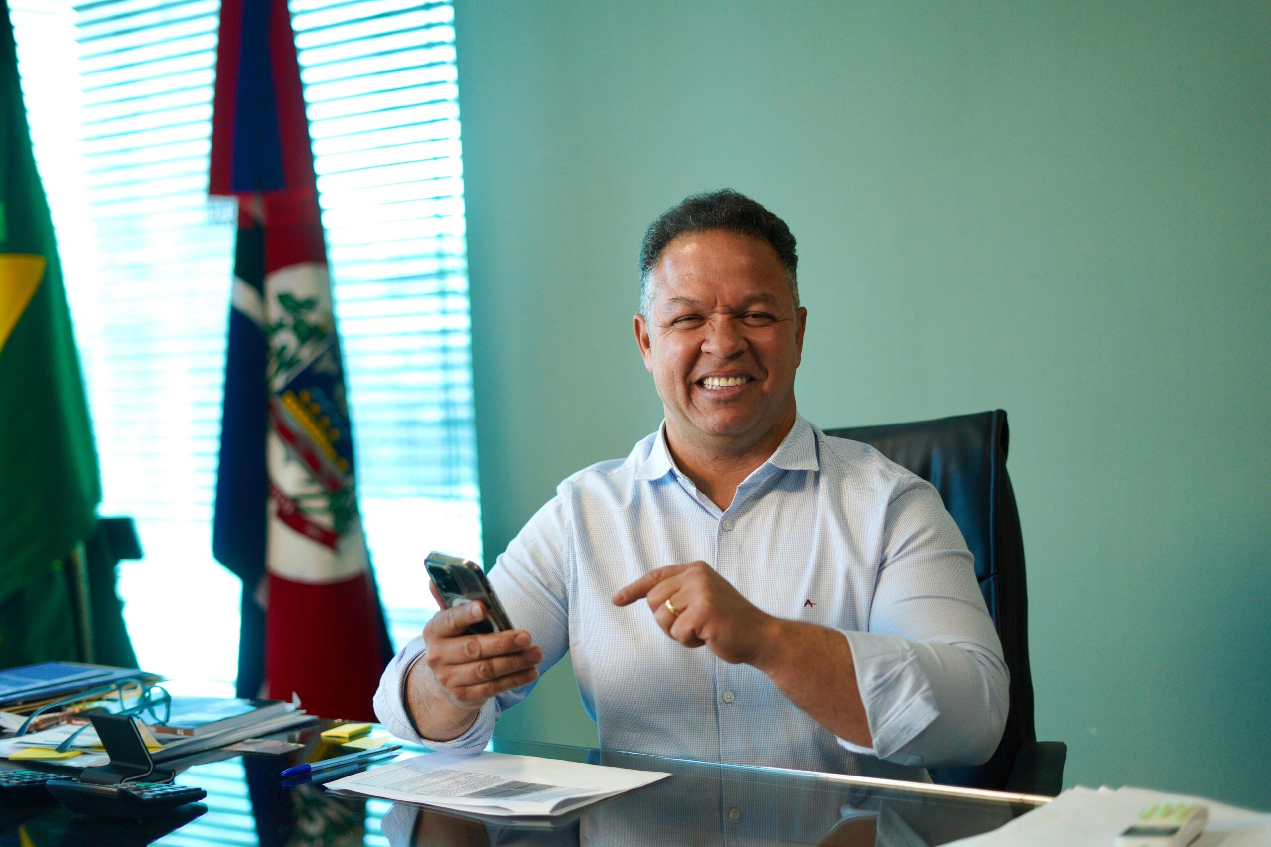 No momento, você está visualizando Prefeito Cláudio Ferreira lança aplicativo “Rondonópolis na Palma da Mão”