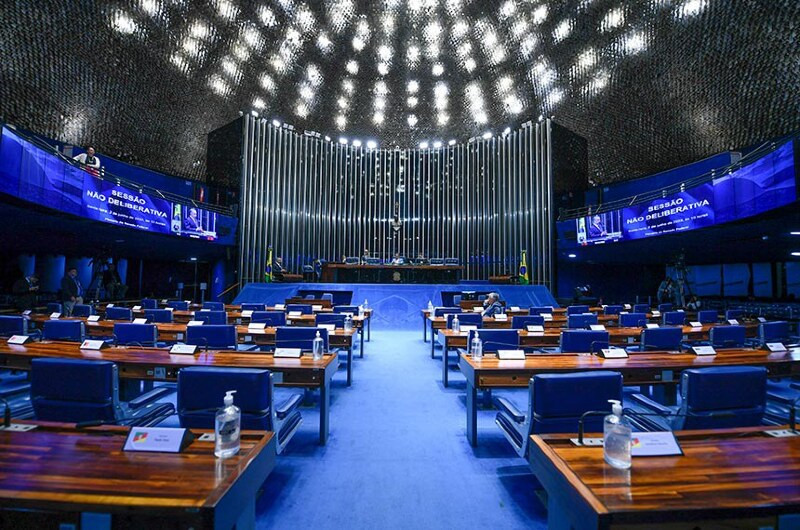 No momento, você está visualizando Senadores brasileiros vão a Washington para tentar negociar tarifa de 50% dos EUA