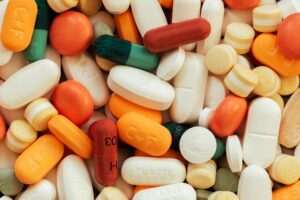Leia mais sobre o artigo Quase 90% dos hospitais brasileiros usam antibióticos em excesso, entenda