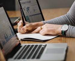 No momento, você está visualizando EMPREGO: 5 prompts do ChatGPT que podem melhorar o seu CV e LinkedIn