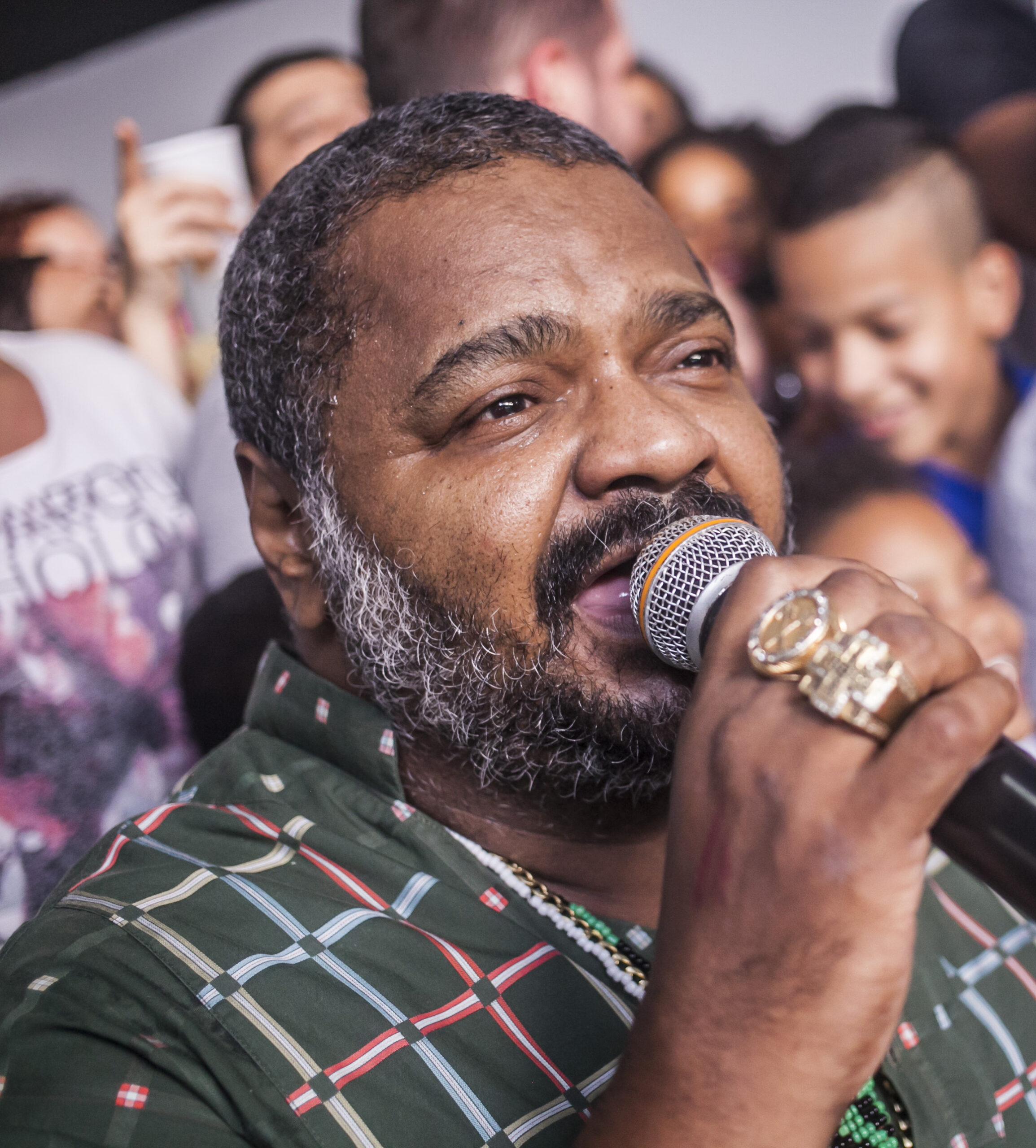 No momento, você está visualizando Morre o sambista Arlindo Cruz aos 66 anos