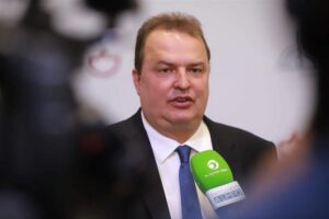 Leia mais sobre o artigo Max Russi alerta para risco de desemprego com tarifaço