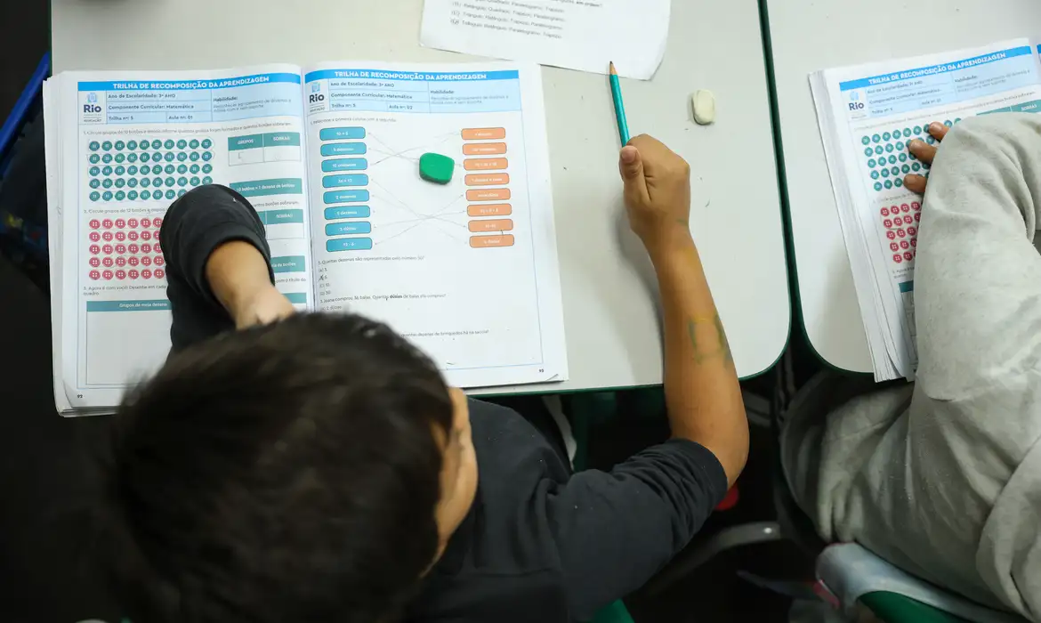 No momento, você está visualizando Vagas na área de educação fazem o desemprego ser o menor já registrado