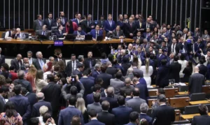 Leia mais sobre o artigo Câmara aprova urgência para projeto de anistia a golpistas