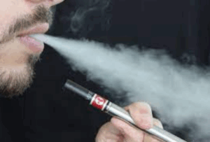 Leia mais sobre o artigo Cigarros eletrônicos aumentam risco de diabetes, revela estudo