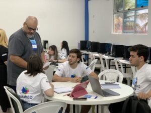 Leia mais sobre o artigo Estudantes de VG criam app inovador que pode transformar o atendimento no SUS