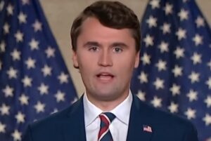 Leia mais sobre o artigo FBI procura atirador que matou ativista da extrema direita Charlie Kirk
