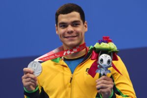 Leia mais sobre o artigo Gabriel Bandeira bate recorde no Mundial de natação de Singapura
