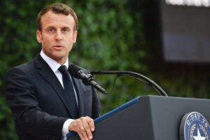 Leia mais sobre o artigo Macron busca novo primeiro-ministro após colapso do governo da França