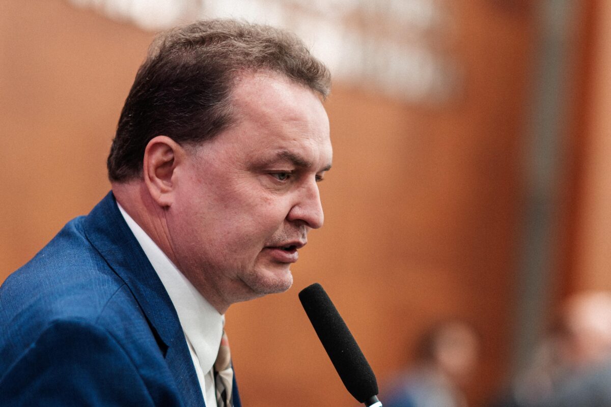 No momento, você está visualizando Max Russi critica PEC que blinda deputados e senadores de processos criminais