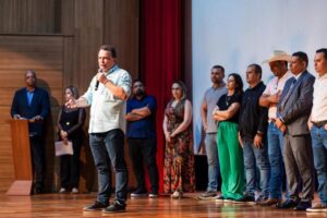 Leia mais sobre o artigo Max Russi fala sobre valorização do centro histórico de Cuiabá em estreia de documentário